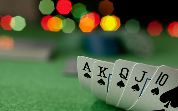 Khám phá luật chơi game bài Poker Go88